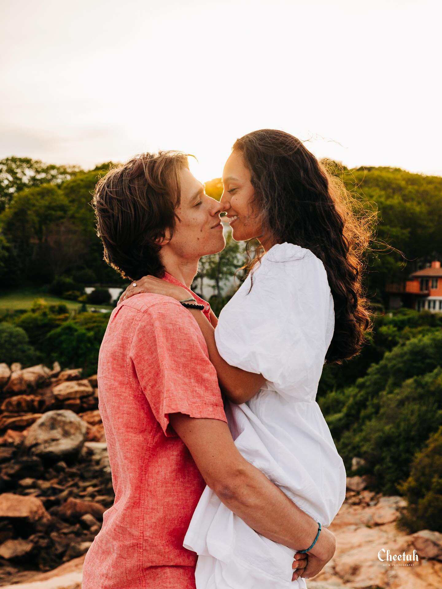 Beautiful Sunset Engagement Session with @gabriela.rmn7 @colin_mcginn 🖤
#cheetahdjphotography
#salemmaweddingphotographer 
#salemmaweddingdj
#massachusettsweddingphotographer 
#massachusettsweddingdj 
#salemma
#salemmassachusetts