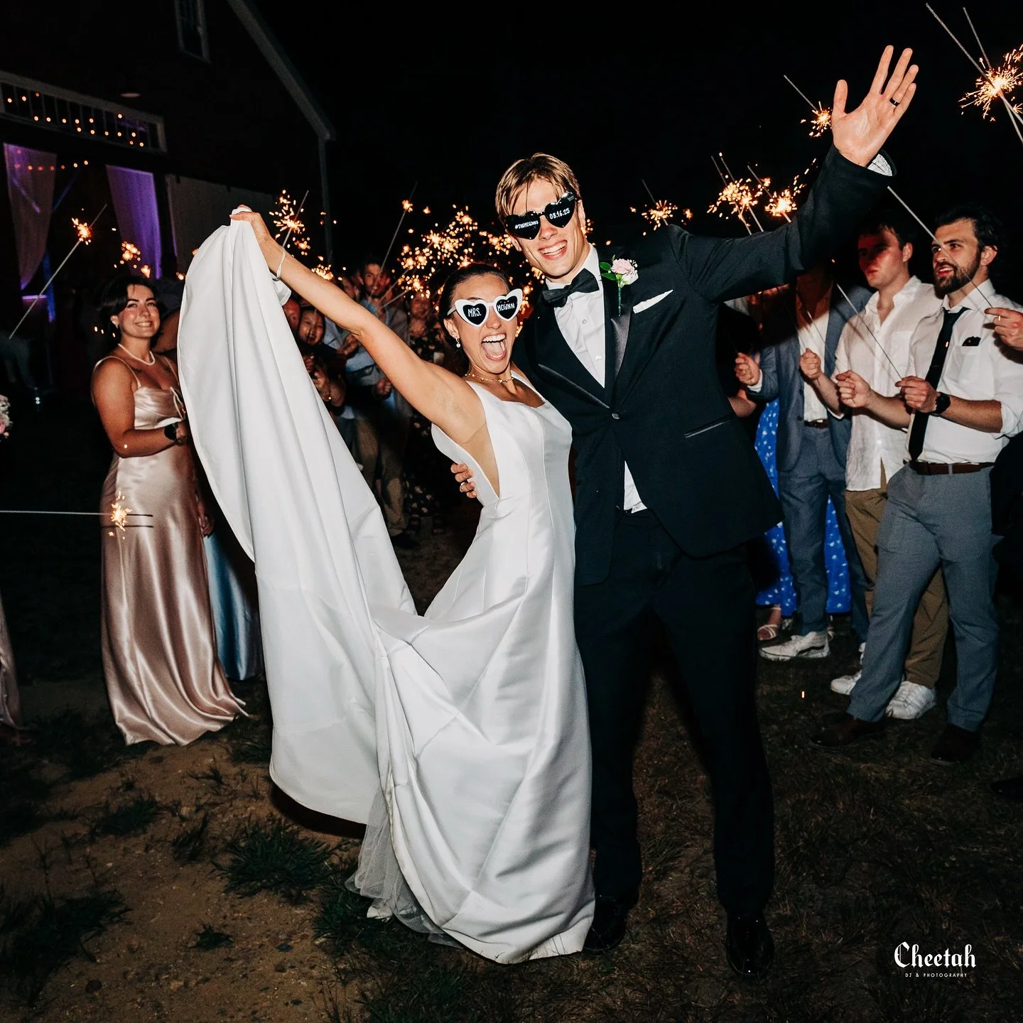 Such a cute Sparkler Exit🖤
#cheetahdjphotography
#salemmaweddingphotographer 
#salemmaweddingdj
#massachusettsweddingphotographer 
#massachusettsweddingdj 
#salemma
#salemmassachusetts 
#weloveweddings