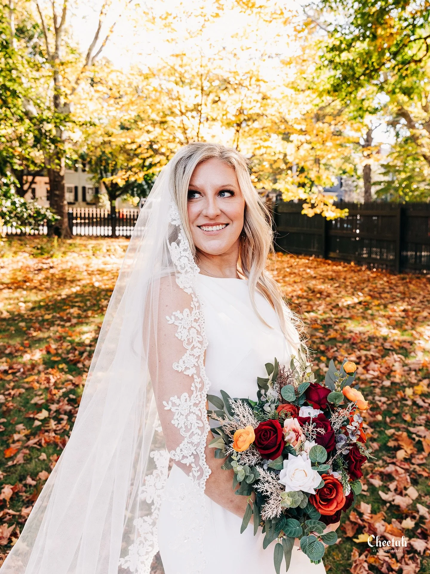 Fall Bride in Salem Ma🖤
#cheetahdjphotography
#salemmaweddingphotographer 
#salemmaweddingdj
#massachusettsweddingphotographer 
#massachusettsweddingdj 
#salemma
#salemmassachusetts 
#weloveweddings
#salemmass 
#witchcity
