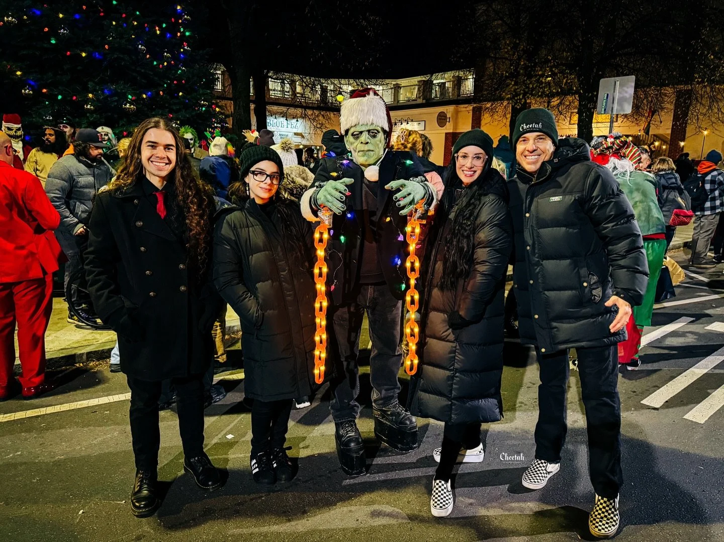 Got to say Hi to so many friends tonight at Salem's Holiday Tree Lighting! It was so awesome that Frankenstein wanted to get a photo with us🖤💚
#cheetahdjphotography
#salemmaweddingphotographer 
#salemmaweddingdj
#massachusettsweddingphotographer 
#