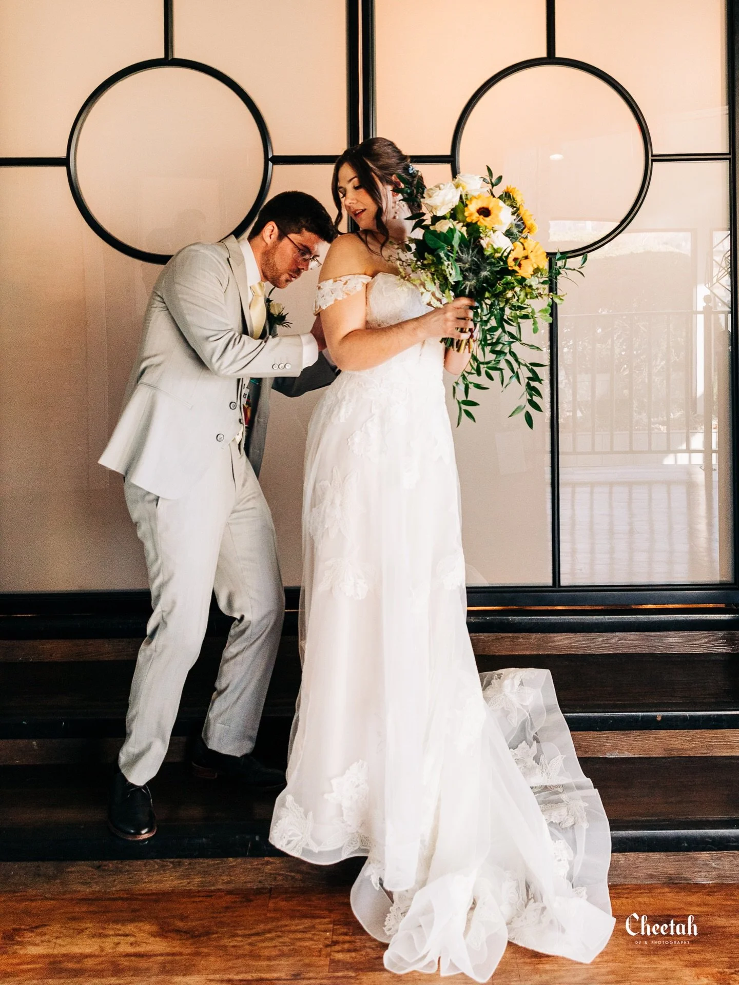Caught the Cutest moment in between shots🖤
#cheetahdjphotography
#salemmaweddingphotographer 
#salemmaweddingdj
#massachusettsweddingphotographer 
#massachusettsweddingdj 
#salemma
#salemmassachusetts 
#weloveweddings