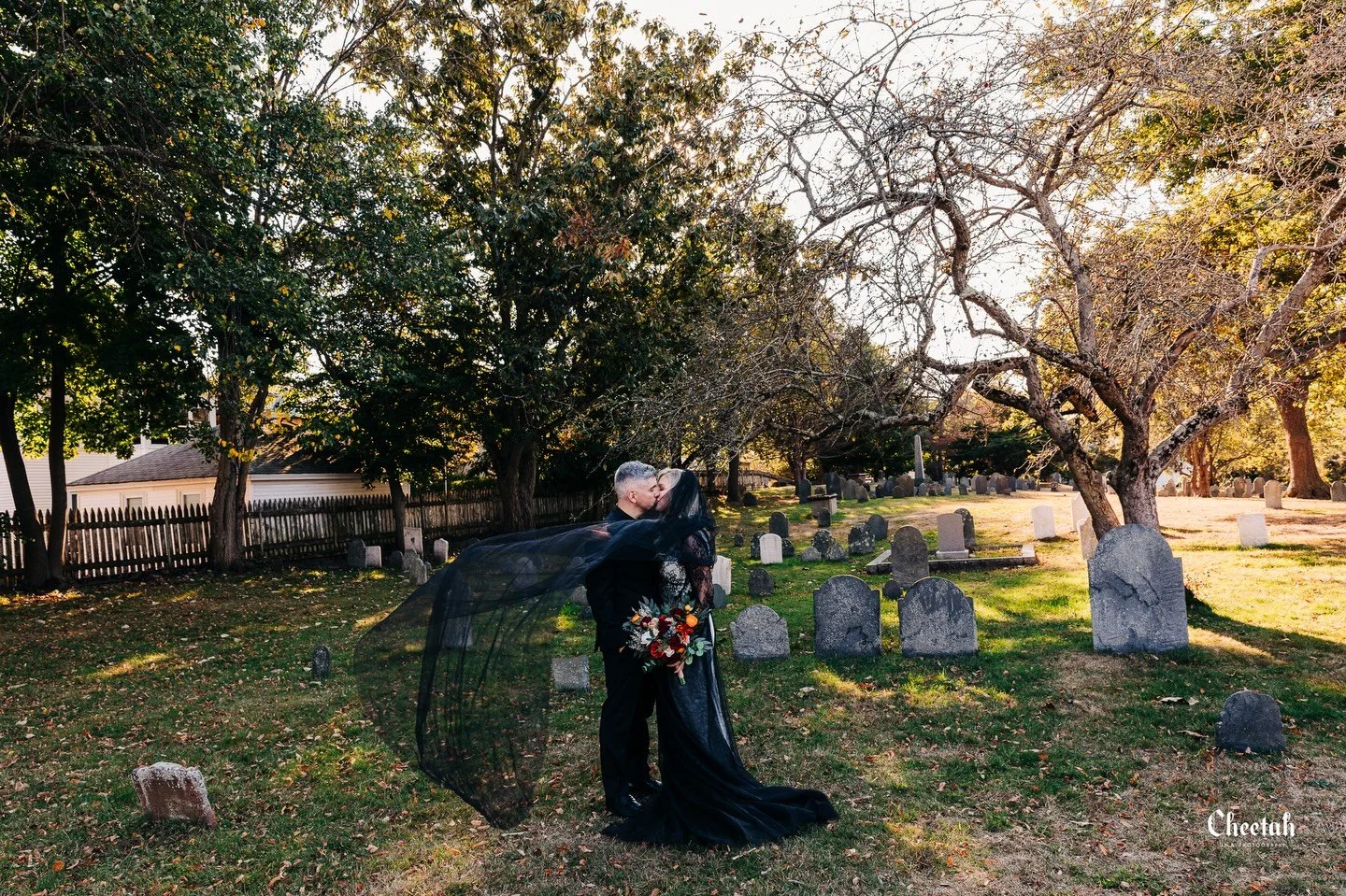 Love capturing movement with the Brides Veil🖤

#cheetahdjphotography
#salemma
#salemmassachusetts 
#salemmass 
#witchcity