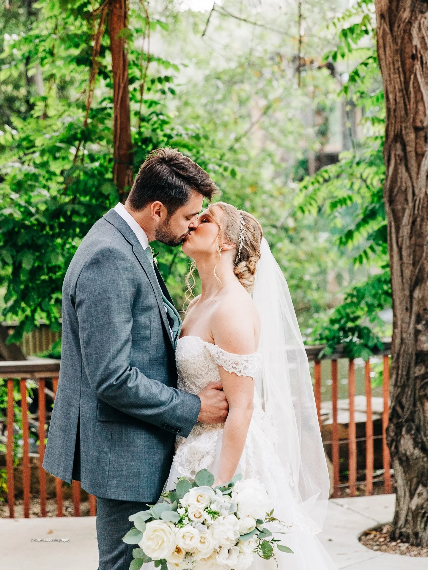 🖤
#cheetahdjphotography
#salemmaweddingphotographer 
#salemmaweddingdj
#massachusettsweddingphotographer 
#massachusettsweddingdj