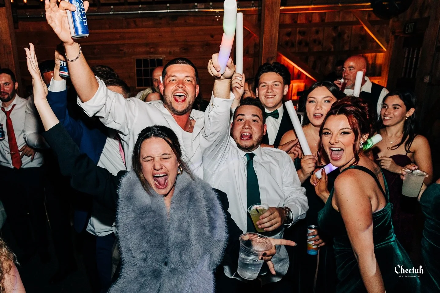 I Love the energy my Husband brings to the dance floor when he mixes! It's always fun getting shots of the crowd when they are having a good time🖤

#cheetahdjphotography
#salemmaweddingphotographer 
#salemmaweddingdj
#massachusettsweddingphotographe