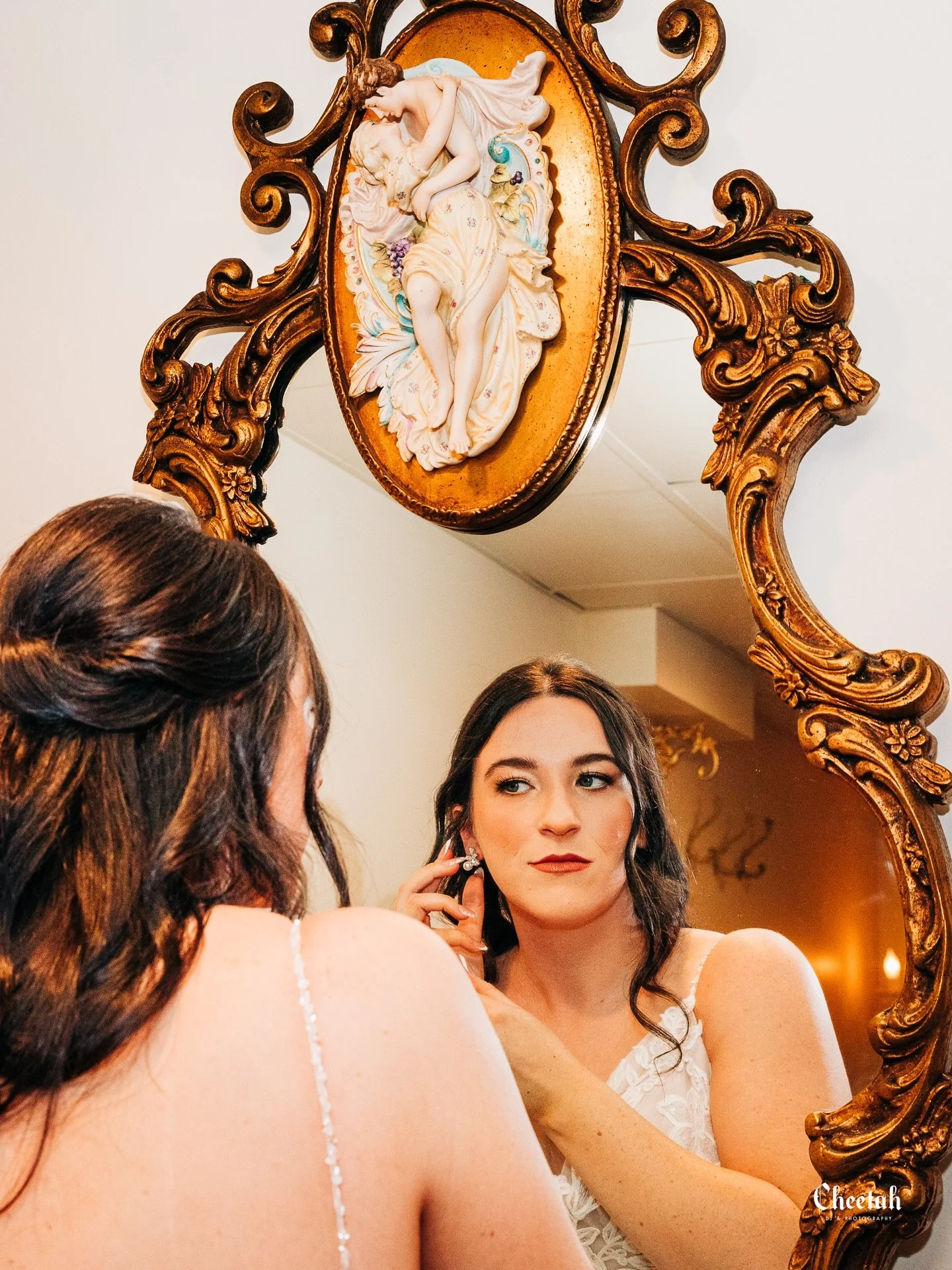 Getting Ready🖤

#cheetahdjphotography
#salemmaweddingphotographer 
#salemmaweddingdj
#massachusettsweddingphotographer 
#massachusettsweddingdj