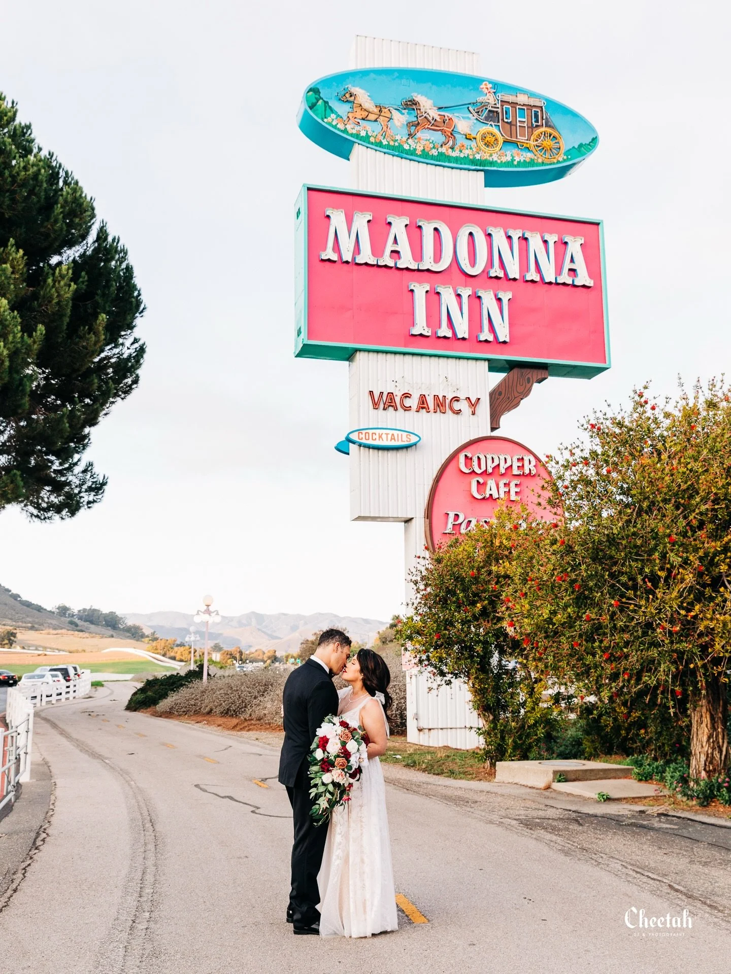 The Madonna Inn🖤

#cheetahdjphotography
#salemmaweddingphotographer 
#salemmaweddingdj
#massachusettsweddingphotographer 
#massachusettsweddingdj