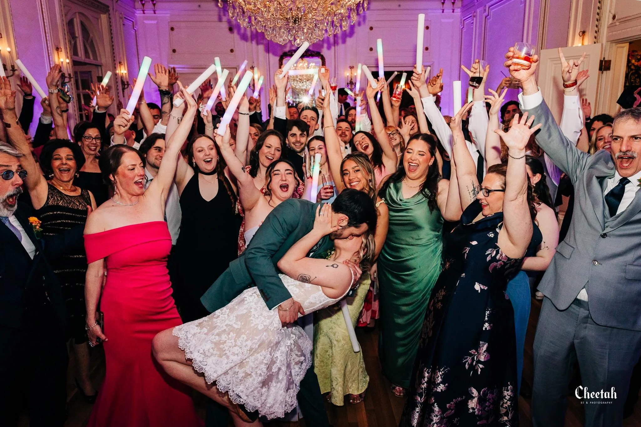 The dip. The crowd. The chandelier. Perfection🖤

#Cheetahdjphotography #WeddingReception #WeddingPhotographer #ReceptionGoals #DanceFloorMagic