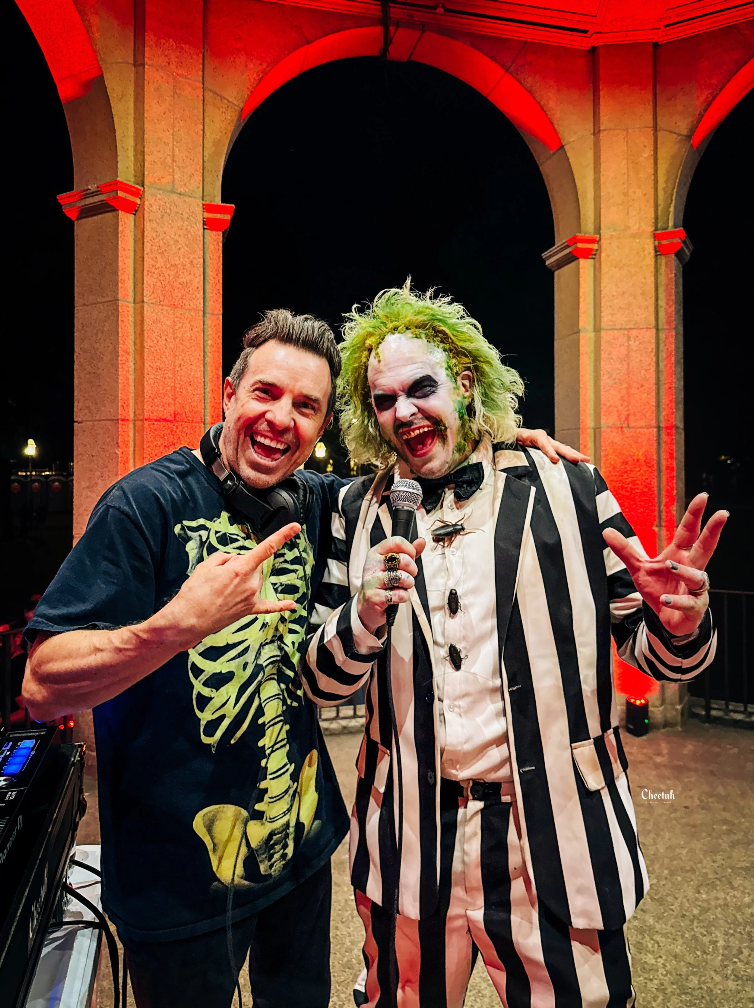 Our friend Beetlejuice came by to say hi while we were DJing the Haunted Happenings Grand Parade! 🖤🪲🎃 
Just another perfectly normal night in Salem. 

#HauntedHappenings #SalemMA #Beetlejuice #SalemHalloween #CheetahDJPhotography