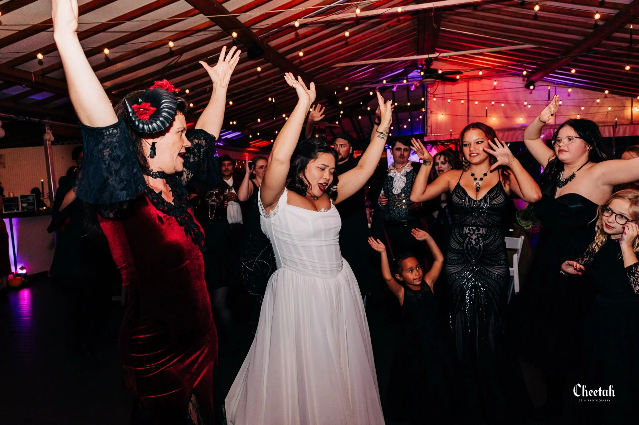 Just by looking at these photos you can totally hear Time Warp🖤

#cheetahdjphotography #salemma #salemmassachusetts #salemphotographer #halloweenwedding