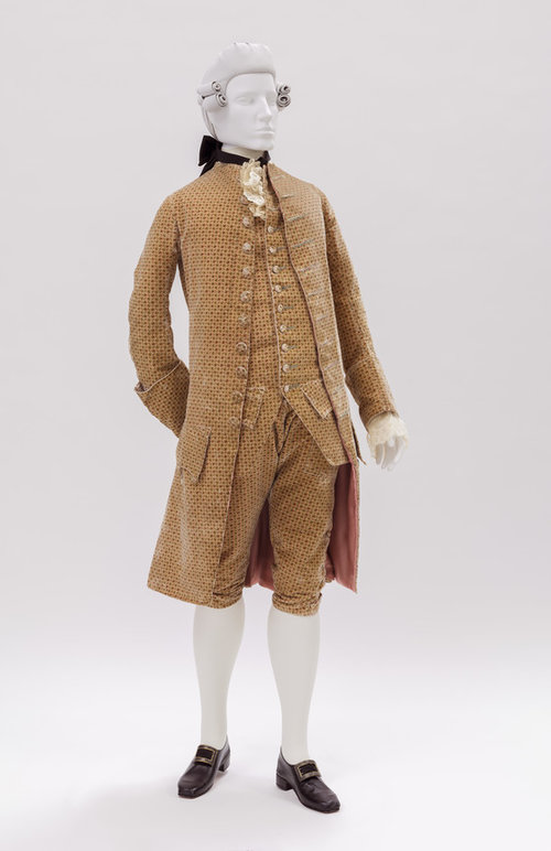 DETAIL LOOK - Historical Fashion