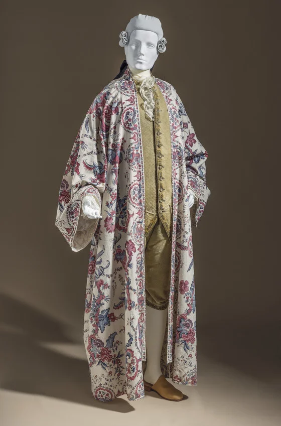 DETAIL LOOK - Historical Fashion