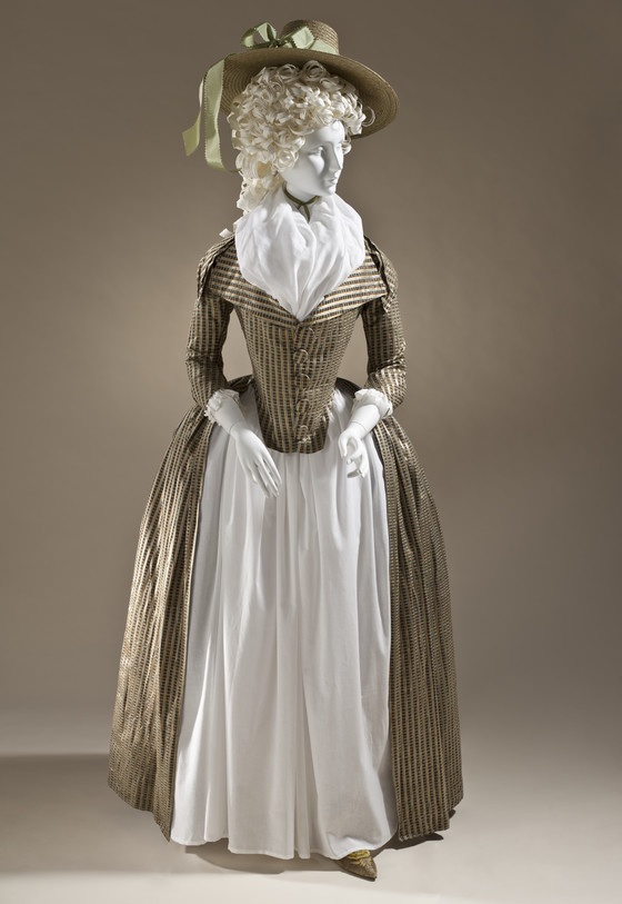 DETAIL LOOK - Historical Fashion — A Stitch In Time And Film