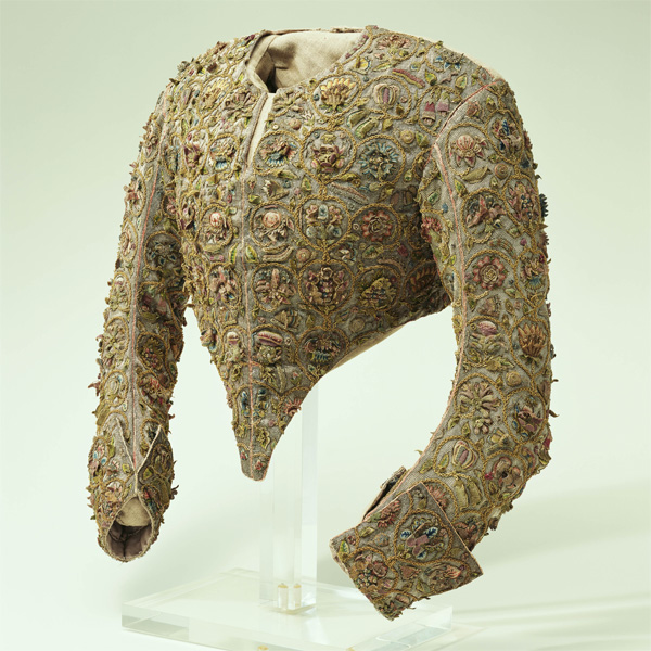 DETAIL LOOK - Historical Fashion