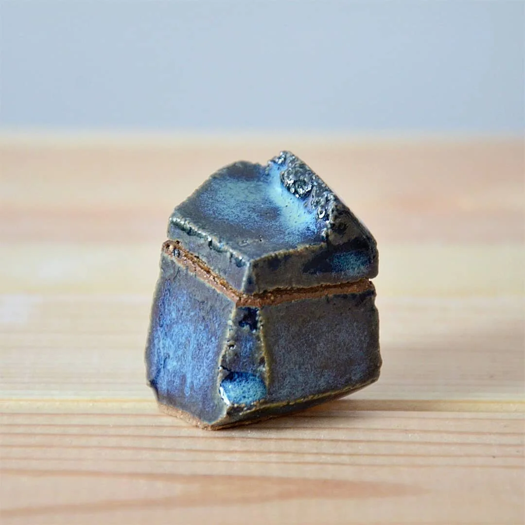 Close up photo of a small carved jewellery boxes. 
.
.
.
.
.
.
#pottery #ceramics #jewellerybox #box #carved #deepblue #makersgonnamake #maker #craft #handmadeceramics #small #process #made #handmade #designmaker #suffolkstudio #studio #suffolkcraft 