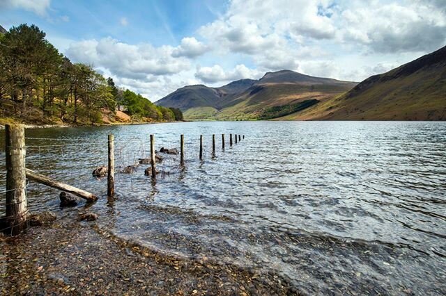 Lake breeze puts you at ease.⠀
⠀
www.britishandirishwalks.com⠀
⠀
#walks #bestwalks #britishwalks #irishwalks #englishwalks #hiking #hikes #hike #walkingtour #walkingholiday #explore #lakedistrict