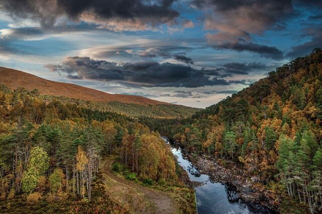 Moody skies.⠀
⠀
www.britishandirishwalks.com⠀
⠀
#walks #bestwalks #britishwalks #irishwalks #englishwalks #hiking #hikes #hike #walkingtour #walkingholiday #explore #inverness #visitscotland #scottishvacation #scotlandvacation #britishholidays #ukhol