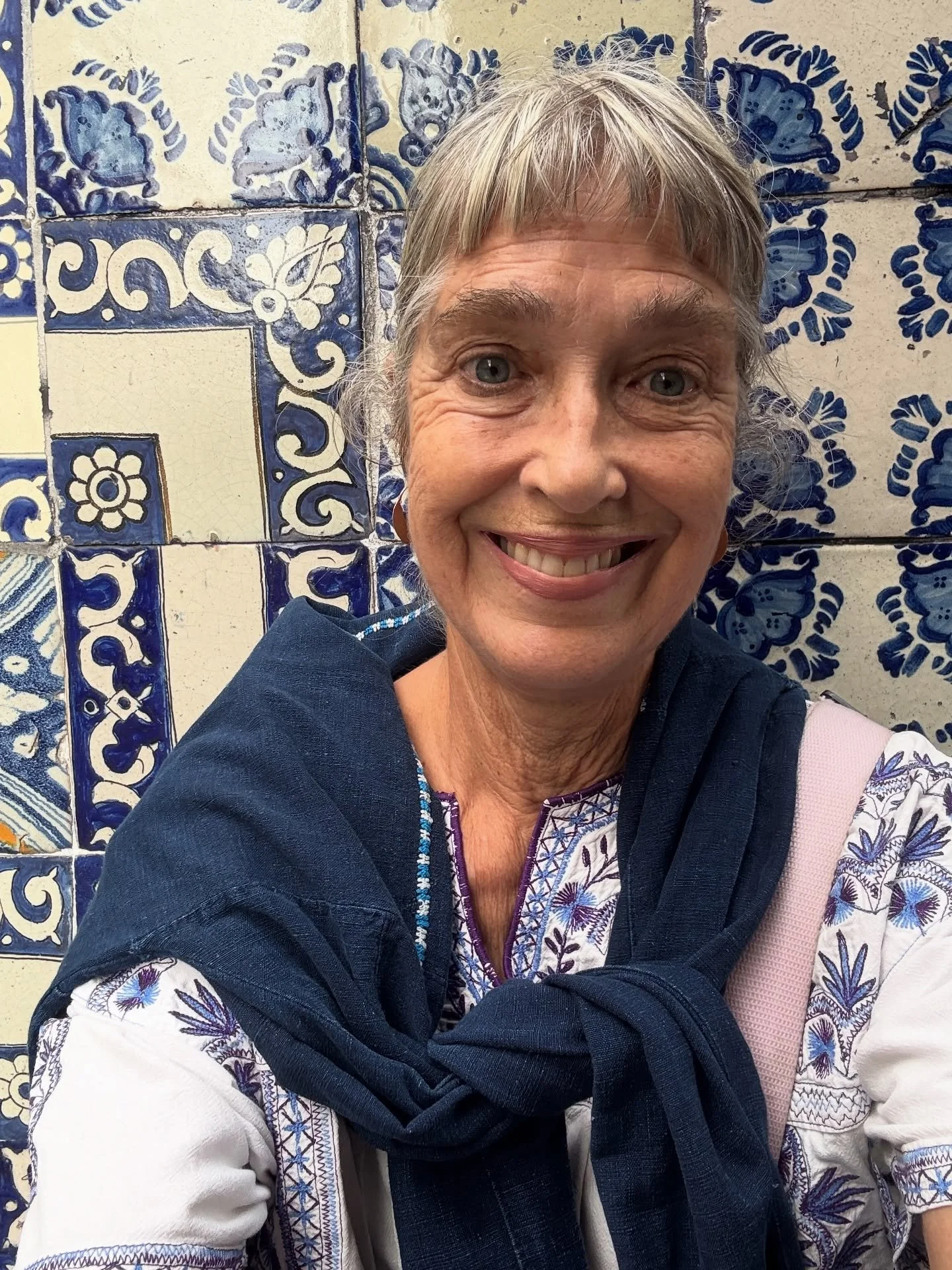 A couple of Fridays ago now.
Outside Sanbournes 
Casa del los Azulejos.
Waiting for a friend as I have done so for 28 years.
The meeting point we have used and the Bars & Tables we have eaten at forever xx
How can you not take a selfie here??
And