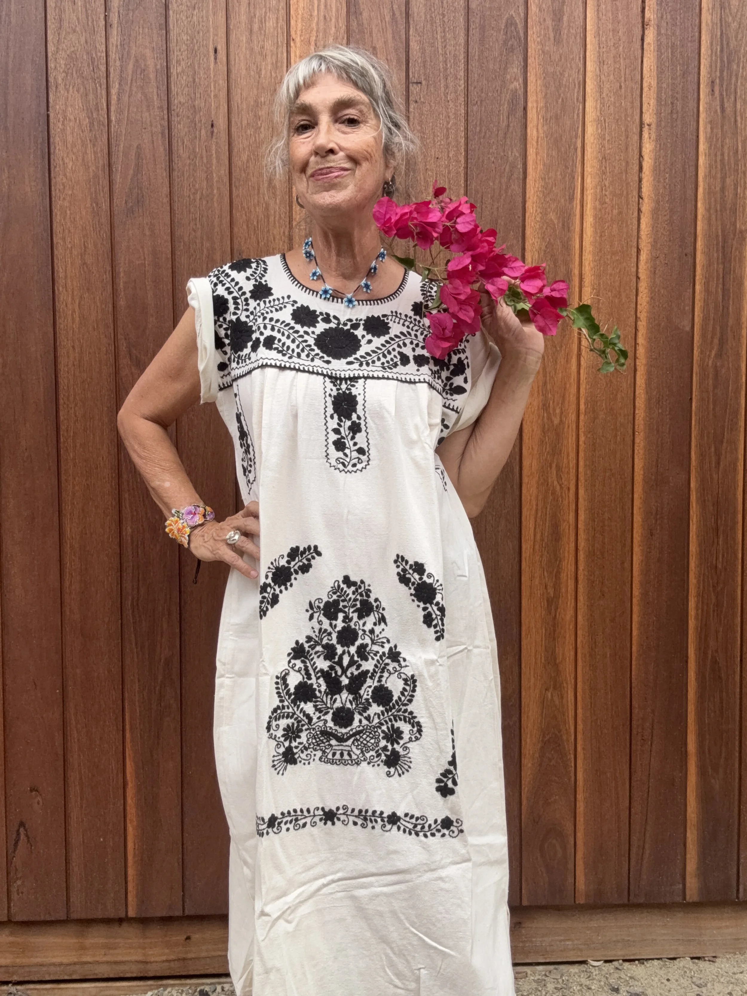 XL cream w:Black.JPG