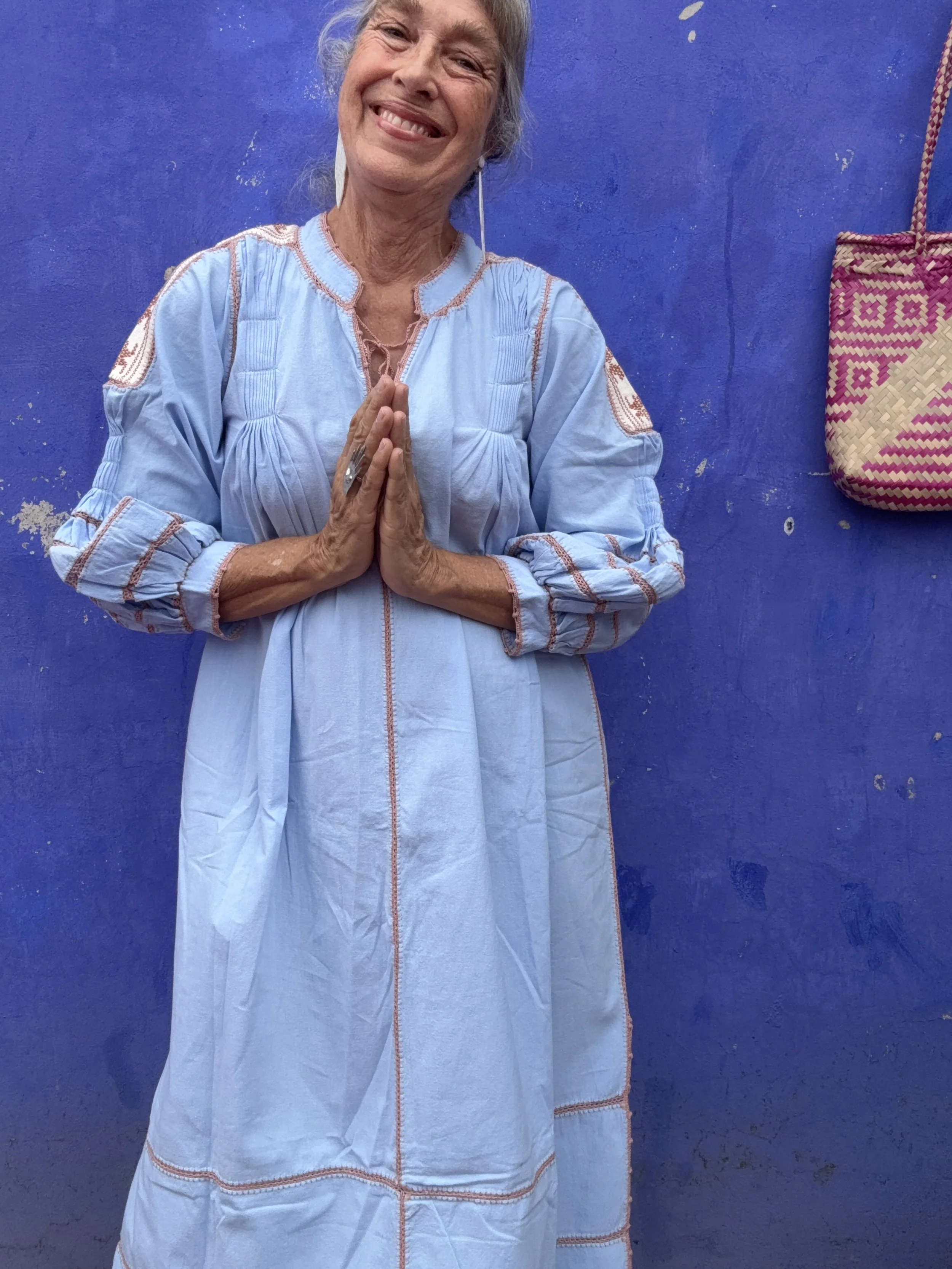 Esp Light Blue w:cafe L:s.JPG