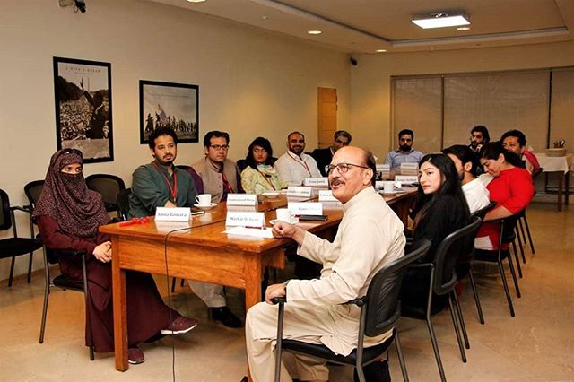 Navigating their Return to Pakistan

With the help of #Fulbright alumni residing and working in Pakistan, returning students at the Re-entry Seminar prepare for their journey back home by participating in the Virtual Alumni Panel to connect and discu