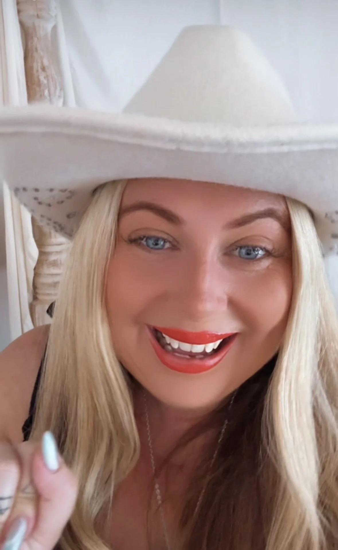 The Sea Witch: Mystical Waves &amp; Mediumship with The Mermaid Medium