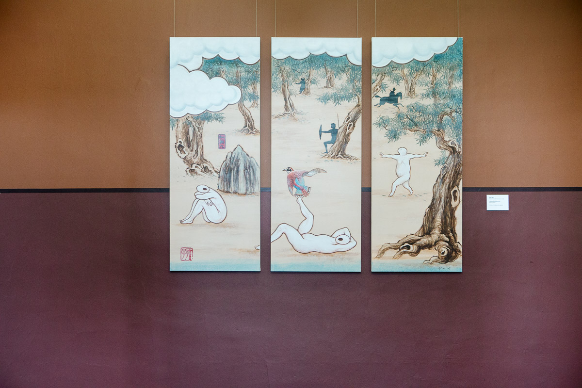 Guan Wei, installation view, Closing the Distance, 2017, Bundoora Homestead Art Centre. Photo: Nicola Dracoulis.