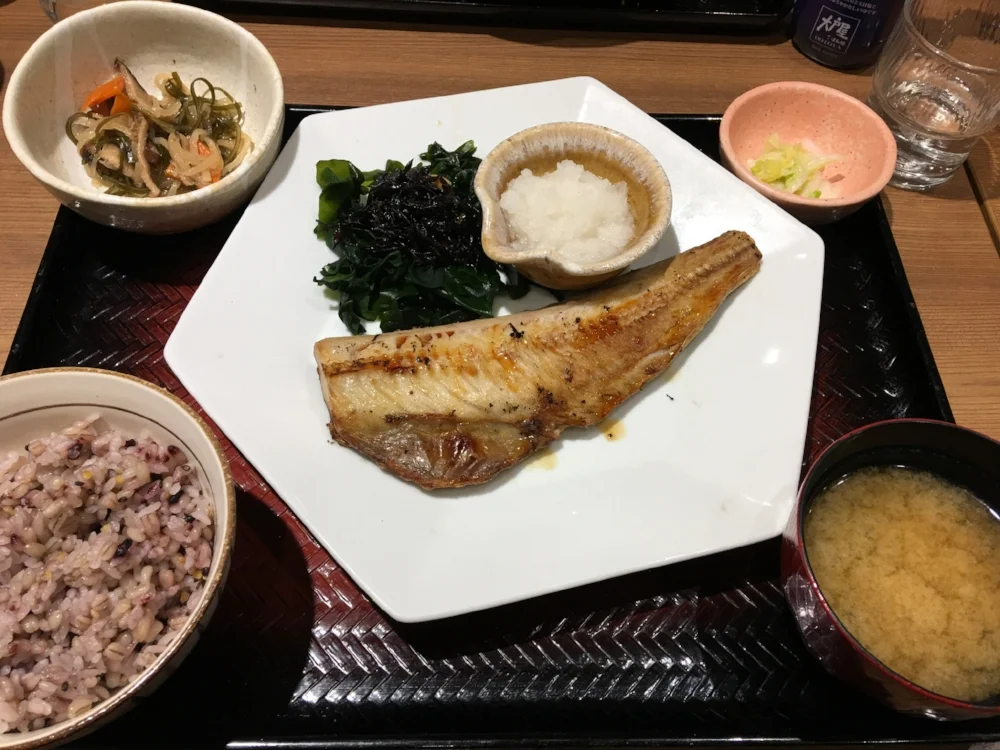 Seasonal dishes are also offered. This grilled blue grenadier (Hoki) fillet is an autumn special.