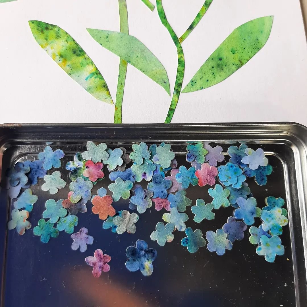 #WhatDidYouDoYesterday? I sat in a gazebo on #ParliamentStreet #York cutting out lots of teeny tiny #ForgetMeNot #PaperFlowers from this lovely #SpaceDyedPaper my daughter created many years ago! 
Can you guess how many individual flowerheads there a