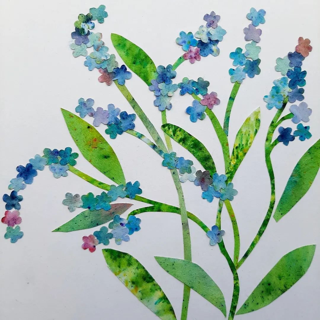 My completed #ForgetMeNots started outside (in a marquee) last week. 
For those who saw my story about the number of individual #FlowerHeads I cut out @hayley_copter was correct with 'more than 70'. There are actually 72! 😅🤗
I'm loving the flourish