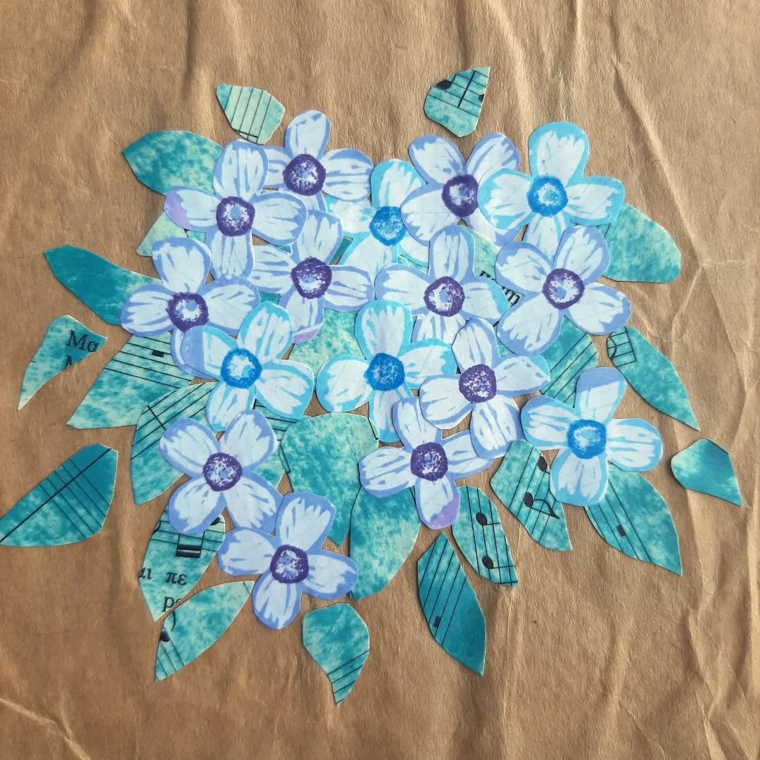 Day&nbsp;79 of #The100DayProject 
@dothe100dayproject @lindsayjeanthomson
Another bush of flowering using #Flowers cut from #Linocut prints with an added printed middle using the rubber at the end of a pencil.

#TheCreativeSpace100 #DoThe100DayProjec