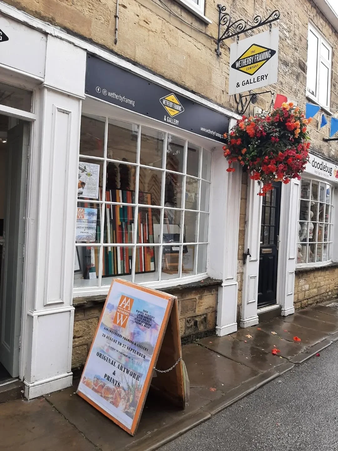 Don't miss out on this wonderful exhibition at @wetherbyframing featuring 6 @artists_around_wetherby #Artists 
On this week and next, Tuesday to Saturdays 10am to 4pm. 
See the beautiful work of 
@julieatthewsart 
@katysmall_feltedyarns 
@theoldfrien