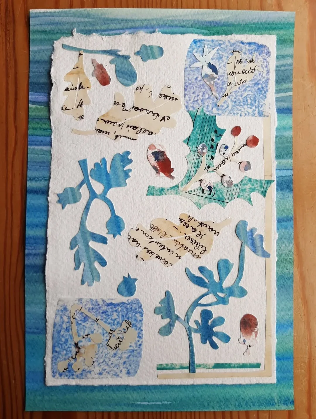 Autumn doesn't always have to be autumnal colours does it?
I enjoyed creating this 'nature table' of #Autumnal #LeavesAndBerries using different colours and some beautiful text from a handwritten letter that I rediscovered recently. 

#TheCreativeSpa