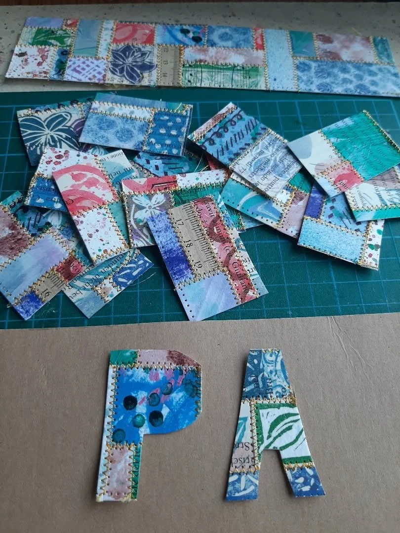 Last minute prep for @craftsinthepen and I decided to cut up on old collage to make a new sign! 🤣🤷🏼&zwj;♀️😁
Trying to make myself more visible. 

#TheCreativeSpace #MindfulnessAndCreativity #PaperCollageArtist #PaperCollageArt #MakingANewSign #La