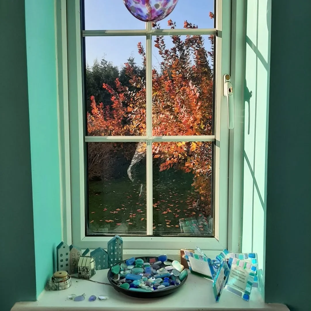 My annual celebration of this magnificent tree #CotinusGrace 
It never fails to look splendid at this time of year as it's colours change and the winter sun shines through the leaves. 🥰😍🥰

#TheCreativeSpace #MindfulnessAndCreativity Celebrate tree