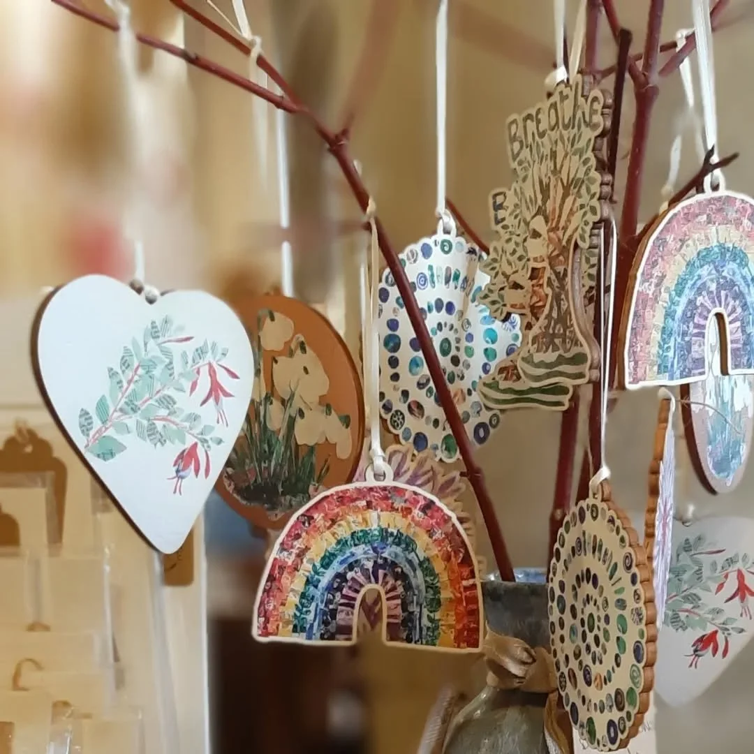 Sharing these joyful #Decorations 
Spread some joy with these wooden decorations printed from my original paper collage designs. 

Find them in my Folksy shop, link in bio. 
https://folksy.com/find/item/8467562-3-Wooden-Decorations-choose-from-6

#Th