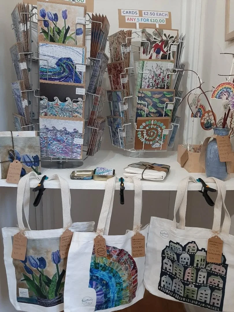 My #ToteBags are now in stock at @wetherbyframing 
🌈 there's only 1 left of the Rainbow 🌈 

🌷 1 one of the Tulips, 2 with the matching card 🌷 

🏘 7 of the Houses 🏘 

&pound;14 each or &pound;15 with the matching Tulips card.
Organic cotton bags