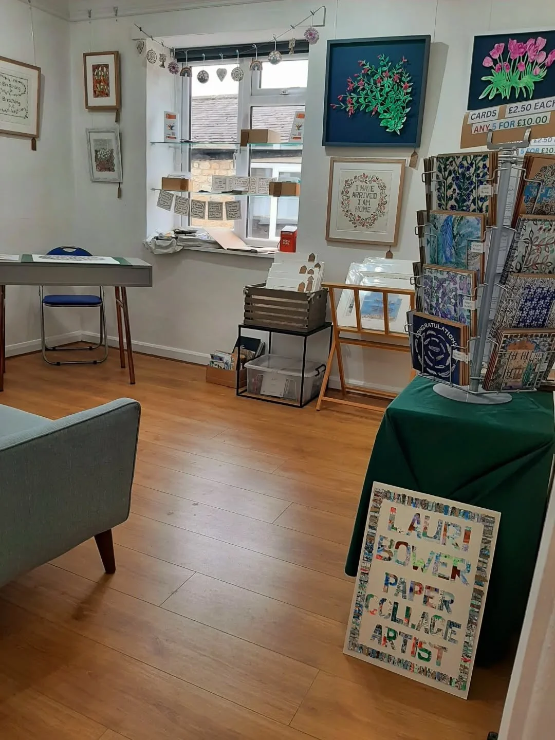 Your view vs my view when you come to @artists_around_wetherby Open Studios this weekend! 😁
I'll be sitting in the corner demonstrating my paper collage work and cutting out this leaf print! And welcoming you warmly into the space. 
I love that ther