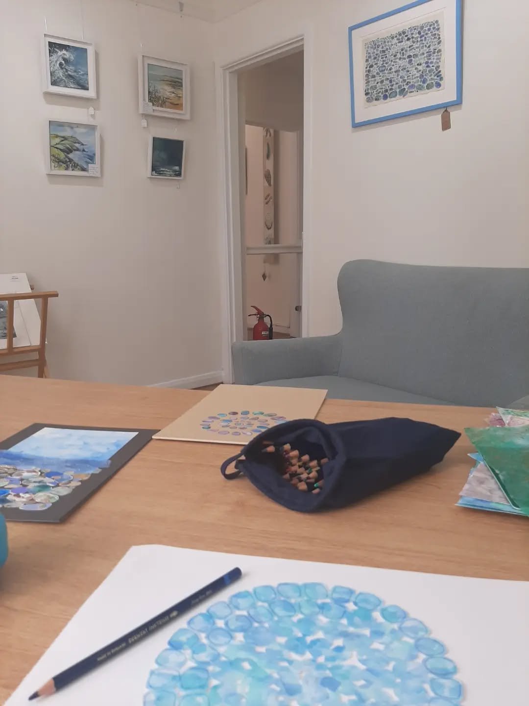 Back working in #WetherbyGallery today after a break for a family wedding, visit from our daughter and off leading a mindfulness retreat. 
It's lovely to be back and I'm basking in the cooling artwork for the #SeaAndShore exhibition. 
On until Sat 1 