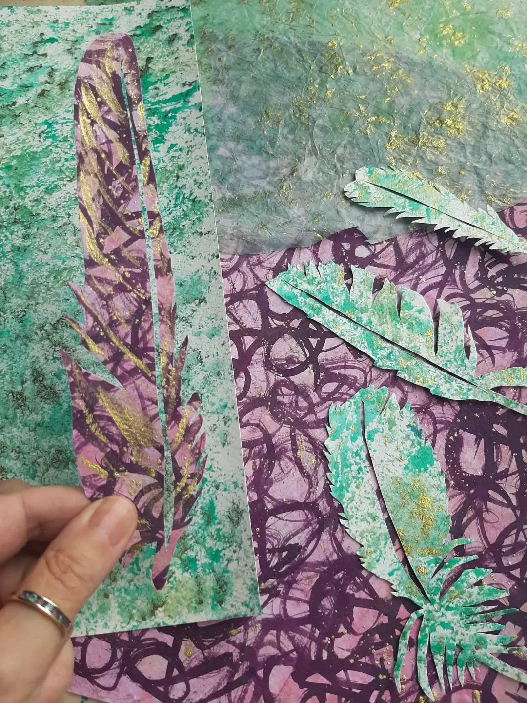 #Feathers #WorkInProgress from this morning. 
Something to maintain my sanity among emails and admin!
Loving this colour combination. 
Surprised at how beautifully they work together.
Painted papers with ink rubbed on from Deli papers. 

And the beau