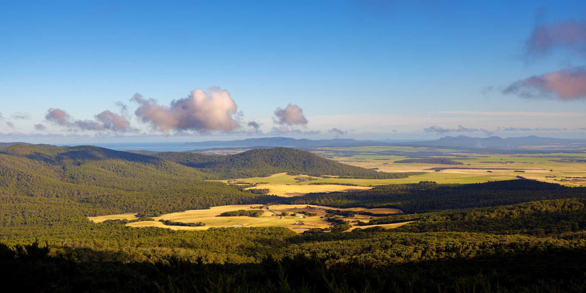 DSCF9857FLINDERSISLAND Walkers Lookout.jpg