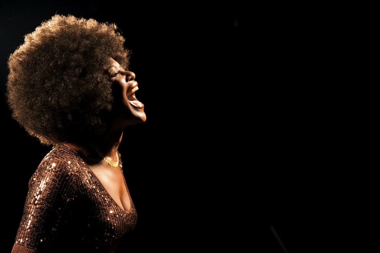women-profile-singing-1.jpg