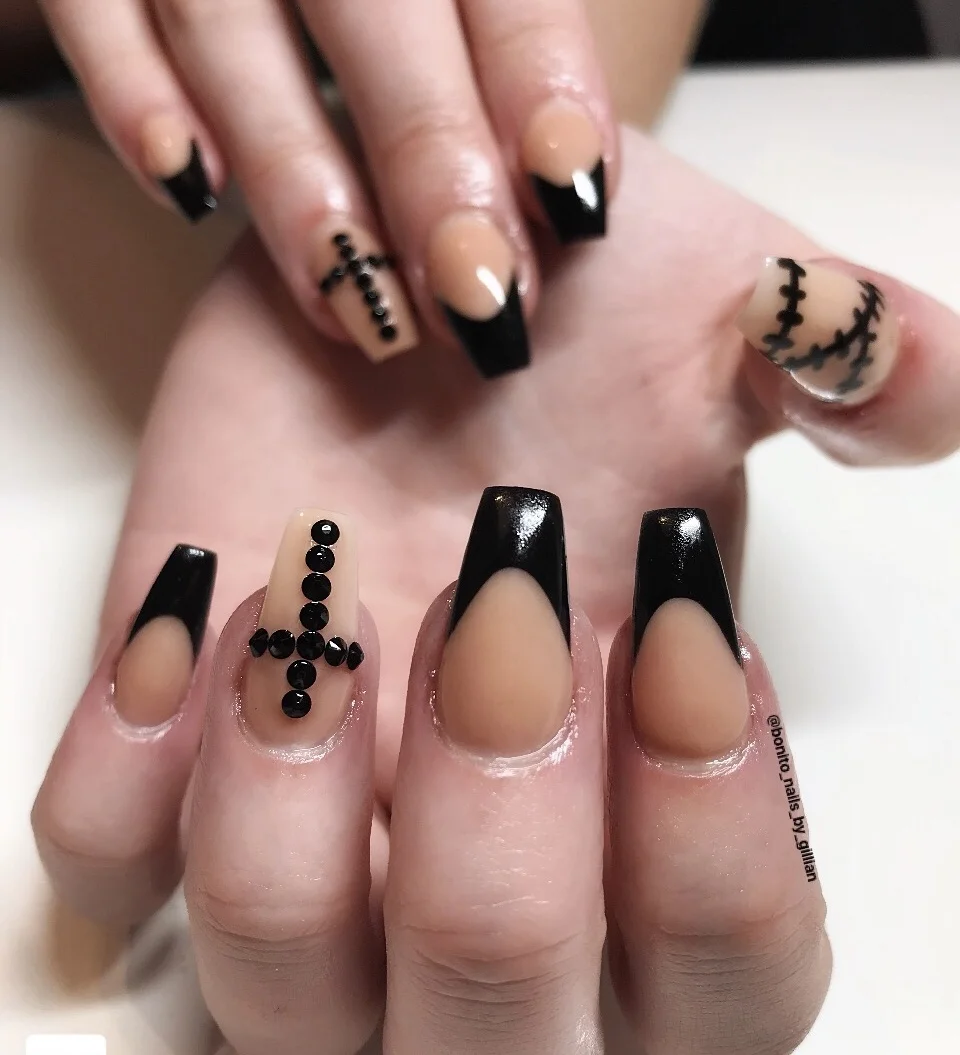 Black and Beige Special Events Acrylic Nails.