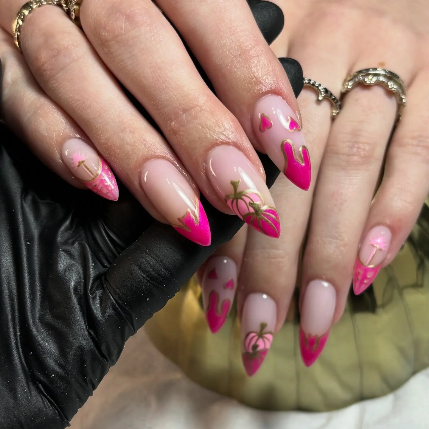 Pink Halloween 🩷 
 

#nails #halloweennails
