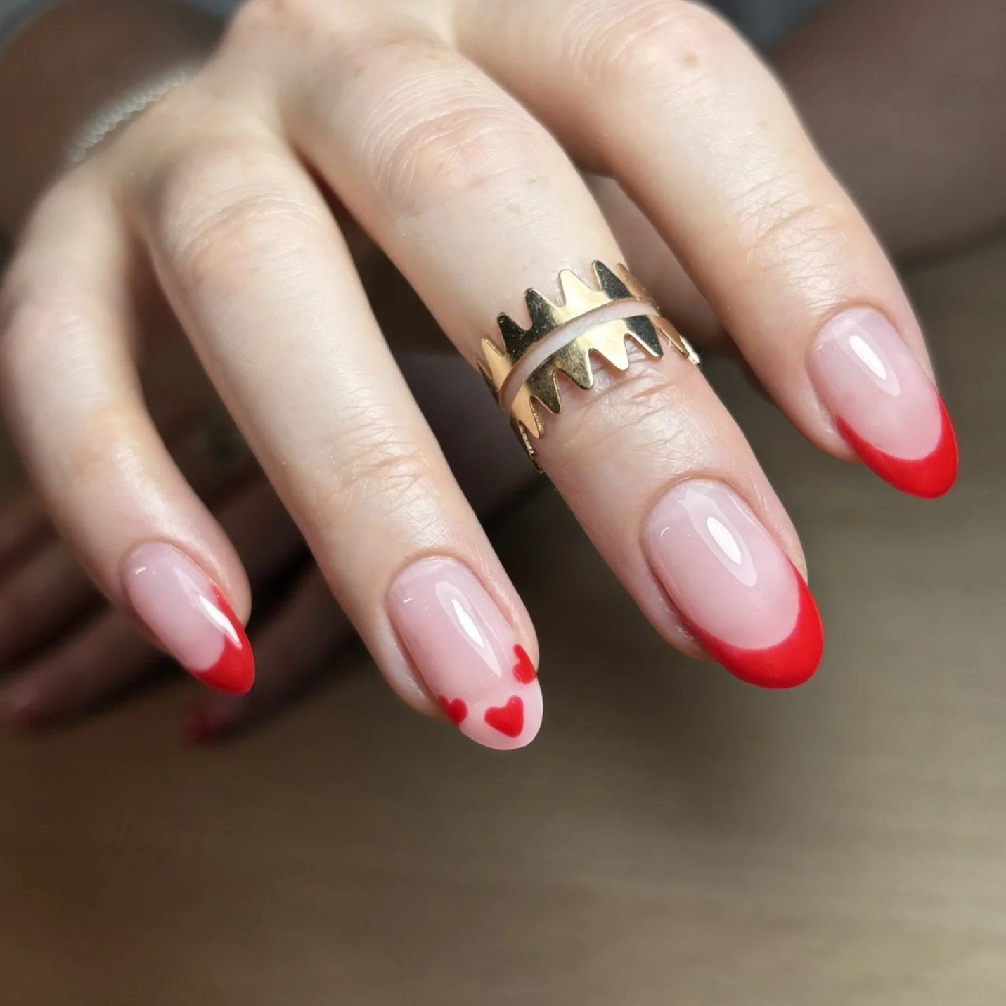 😍 forgot to post these valentine beauties ❤️nails. 
If you want nails like these and you live in East Lothian I still have some mid week 1:30pm slots available. 
Book via bonitonails.co.uk/booknails or if you hate online booking, pop me a message x
