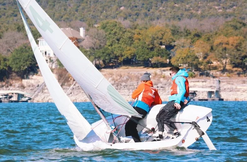 Last weekend we hosted our first team racing regatta of the season, Q1! ⛵️Thank you to all the teams that came out and our alumni for helping out on race committee! 

📸: Peg Hennig 

#texassailing #hookem