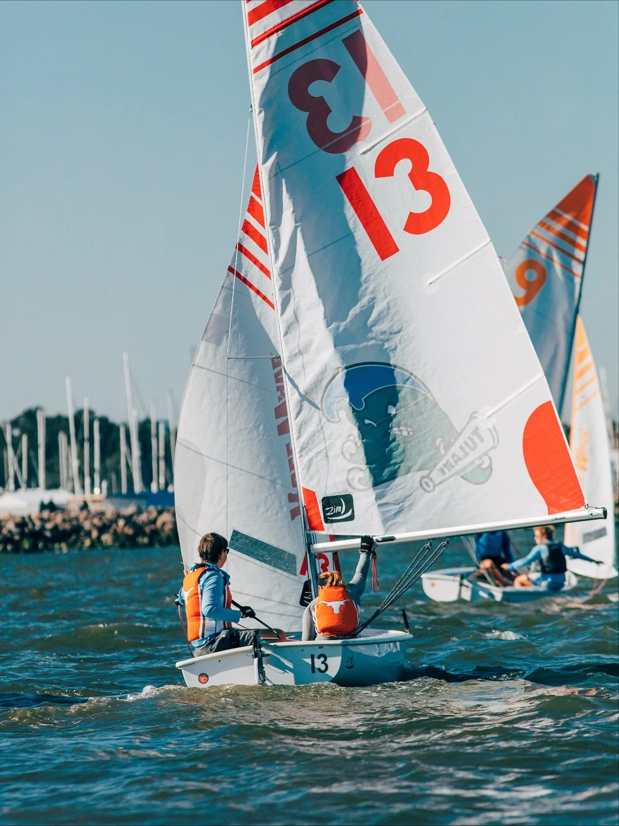 We took our annual trip to the Baldwin Wood Regatta in NOLA! Another great weekend for the team.⛵️

📸: @kon.flicks 
@texasrecsports 
#texassailing #hookem