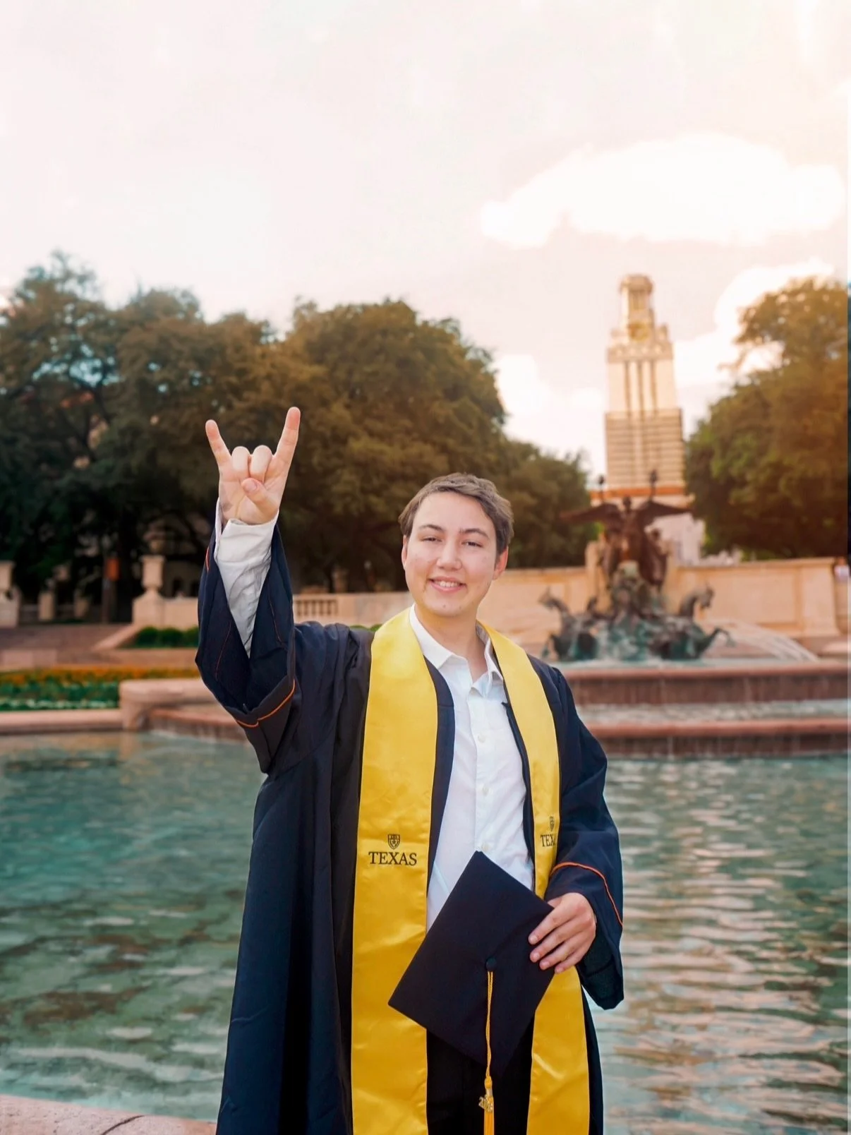 Congrats to Dennis! Dennis majored in Computer Science and plans to do his masters in Cybersecurity in Germany🧑&zwj;💻. He&rsquo;s been on the team since his freshman year, but learned to sail at summer camps when he was younger🔥 Dennis is from &ld