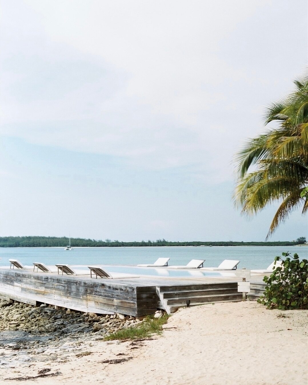 Scheming ways to get myself back to the Bahamas this year 🌴 In need of this gorgeous view and those pink sand beaches!⁣
🎞️ Shot on Contax 120mm and Contax 35mm film cameras
Developed + scanned at @photovisionprints

Shot for The Valorie Darling Col