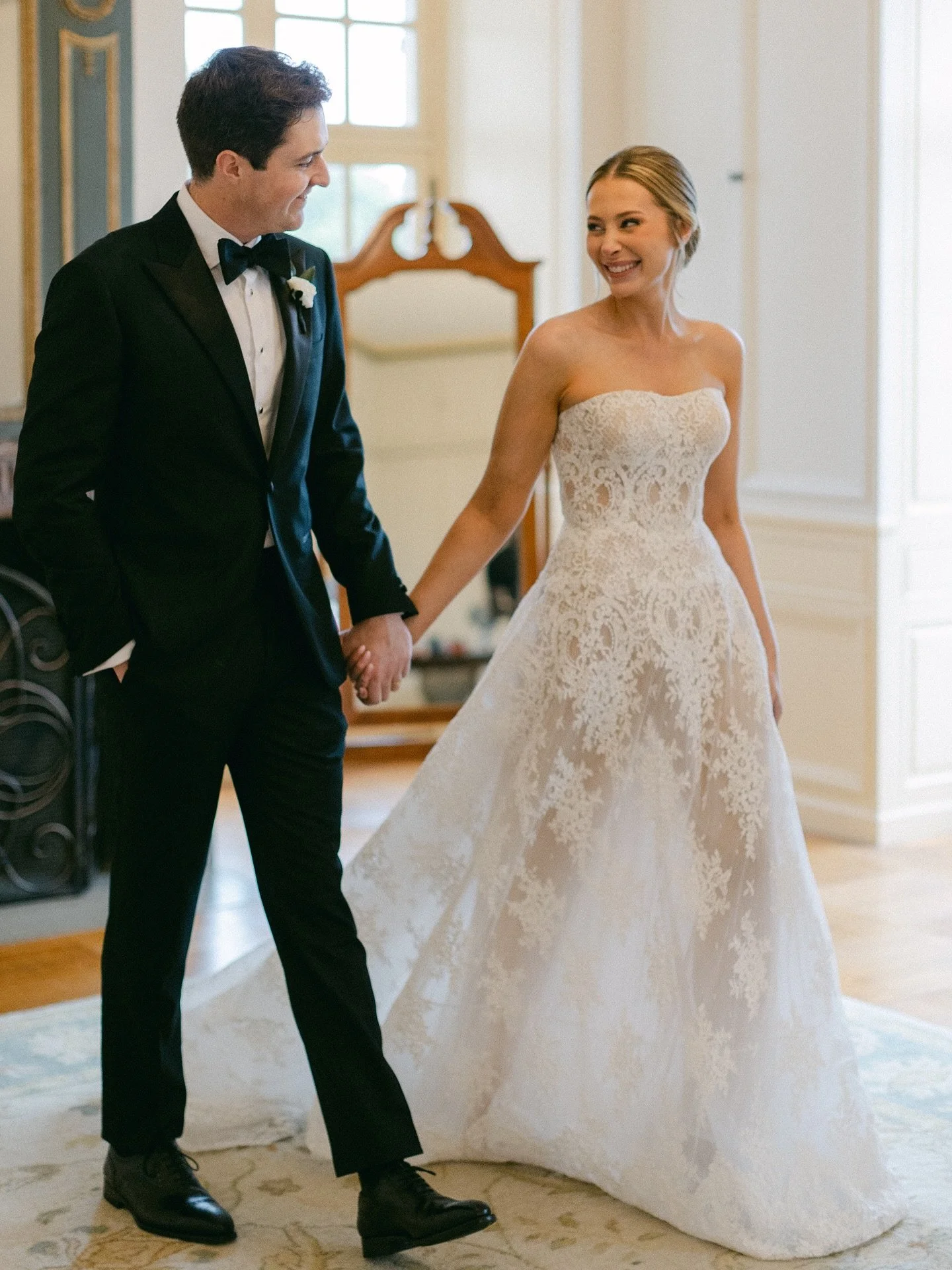 Day 10 of 30 ✨
⠀⠀⠀⠀⠀⠀⠀⠀⠀
Wedding Shot at Glen Manor in Portsmouth, RI
⠀⠀⠀⠀⠀⠀⠀⠀⠀
Second Shot for @lindleybattle 📸
#newport #newportRI #wedding #newenglandwedding #glenmanor #couplesportraits #destinationwedding #newengland #portsmouthri #rhodeisland 