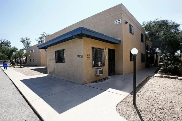 Mira Flores Apartments